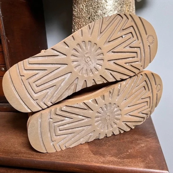 UGG| CLASSIC II SHORT BOOT - Picture 5 of 11